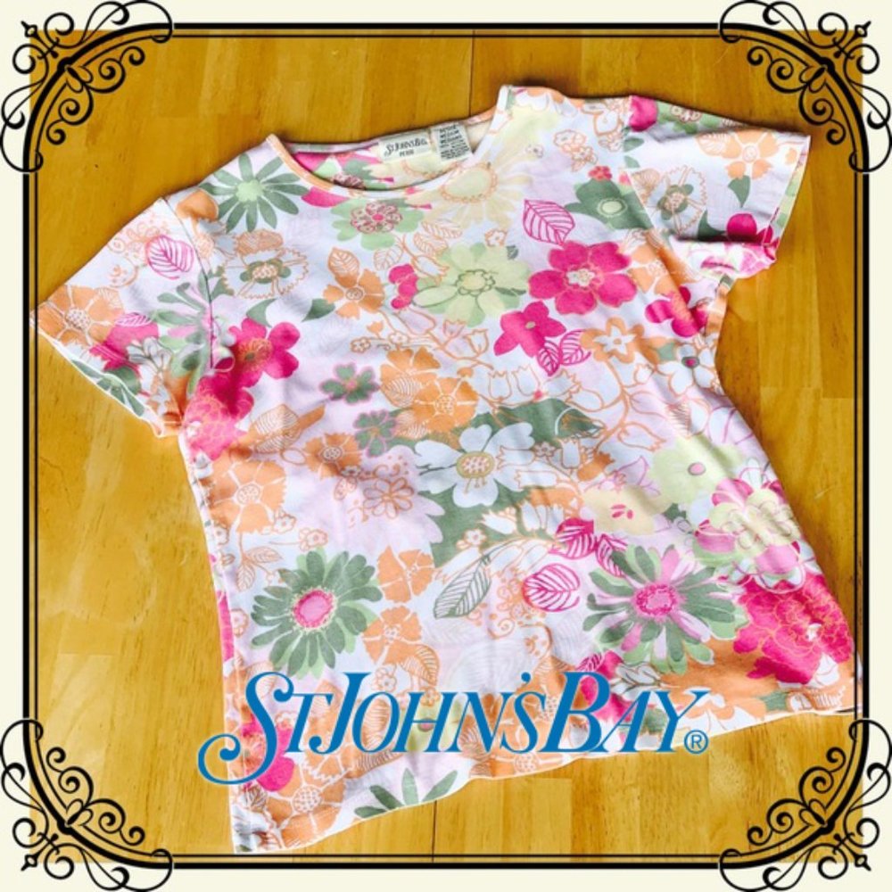 Petite! Ladies short sleeve floral shirt